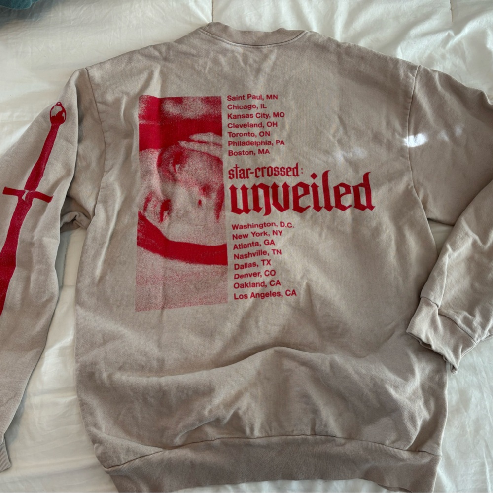 Unveiled Tour Crewneck sweater